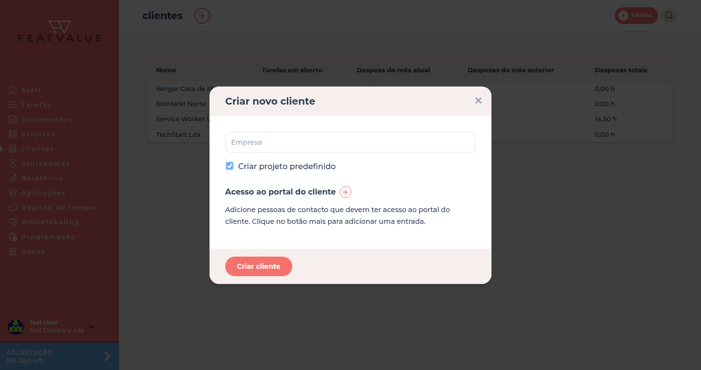 Diálogo Criar novo cliente com nome da empresa, projeto predefinido e Acesso ao portal do cliente