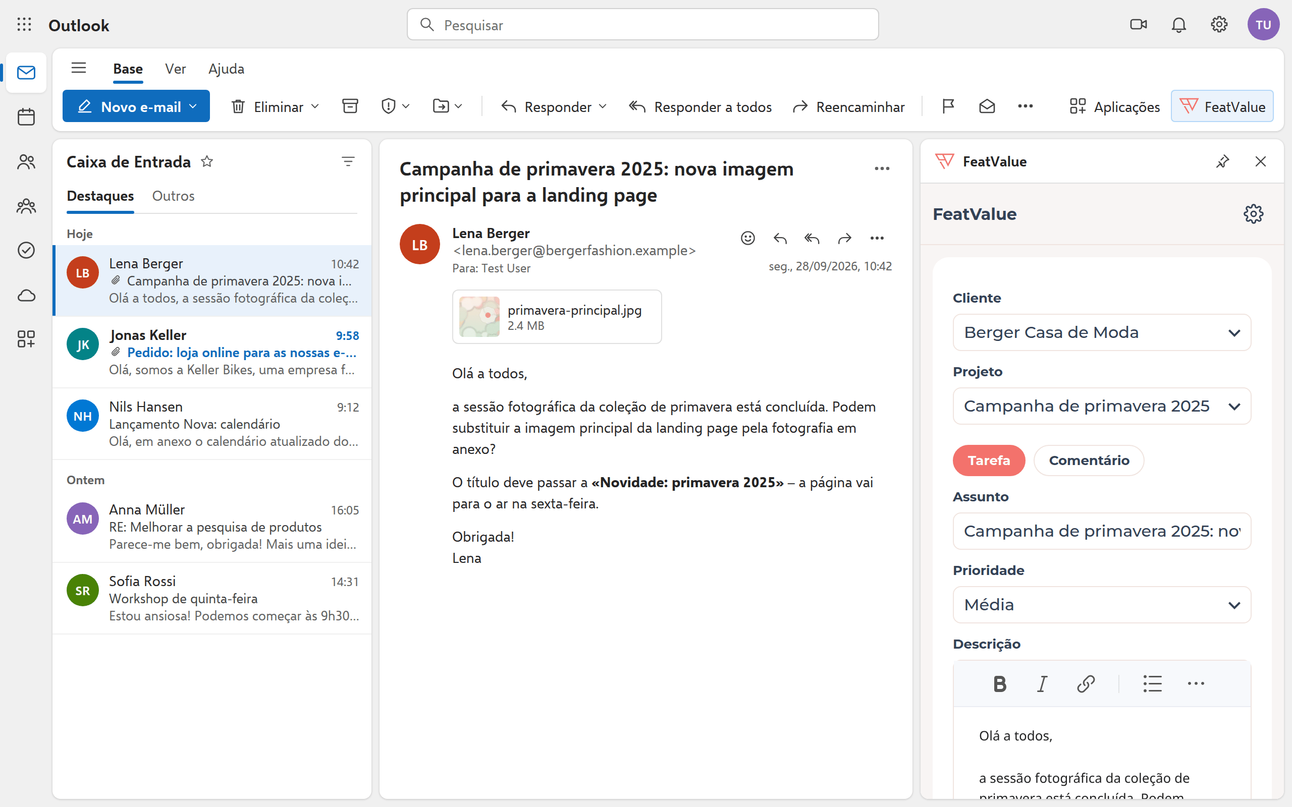 Painel FeatValue ao lado de um e-mail aberto no Outlook com cliente, projeto, assunto e descrição