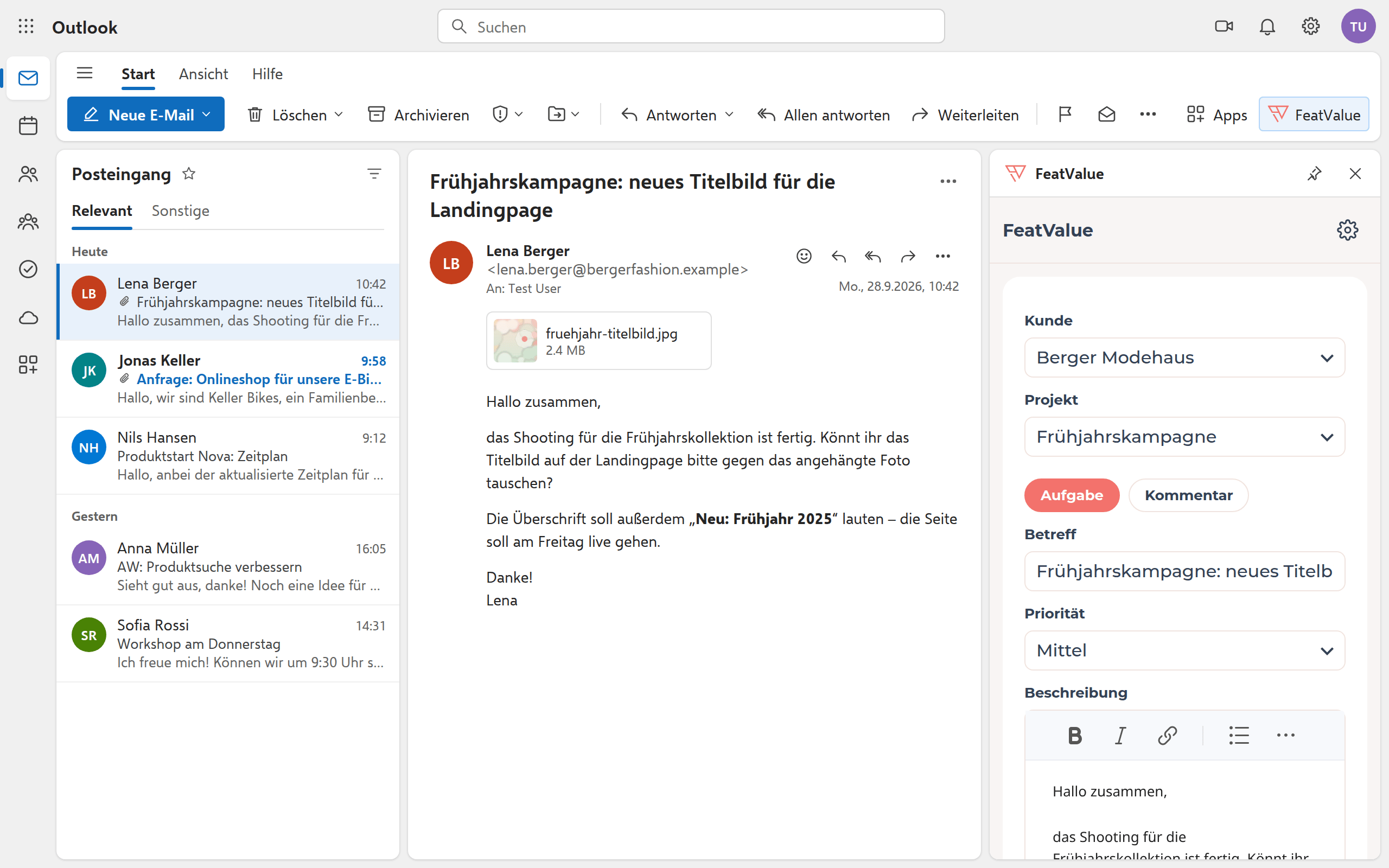 FeatValue-Aufgabenbereich neben einer geöffneten E-Mail in Outlook mit Kunde, Projekt, Betreff und Beschreibung