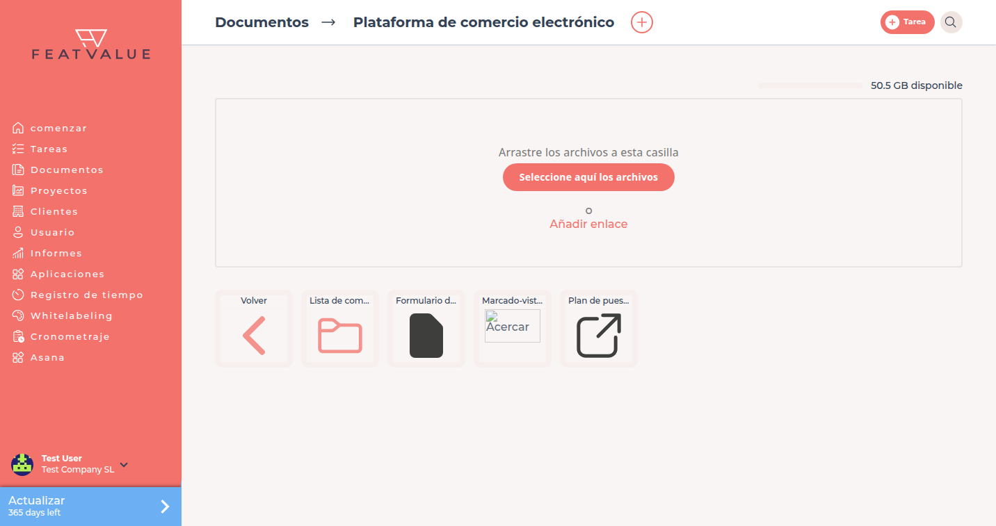 Carpeta de proyecto E-Commerce Plattform con ficha Atrás, la carpeta Launch-Checkliste y el enlace Go-Live-Plan