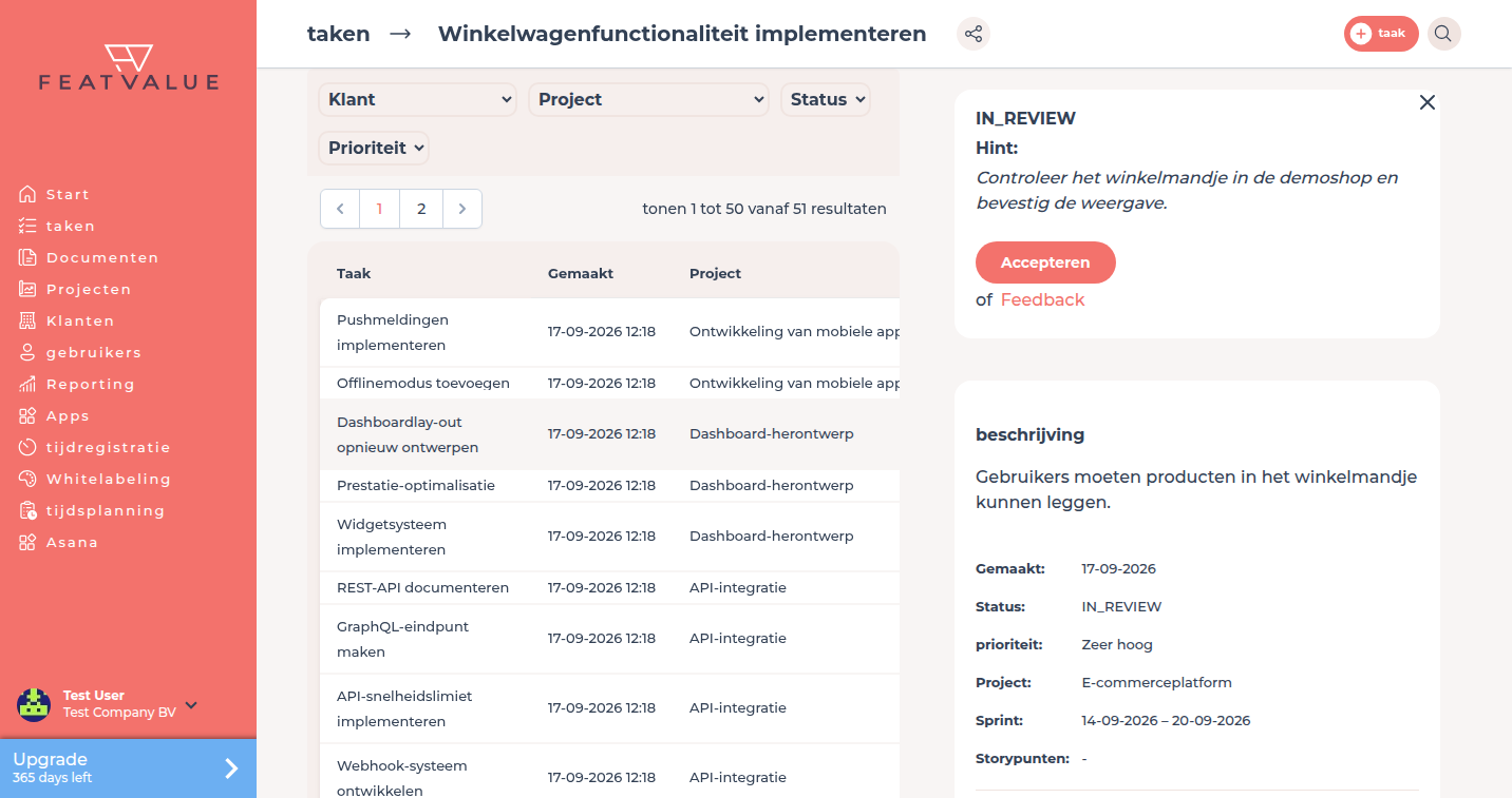 Taakdetails met Status Onder onderzoek, de knoppen Accepteren en Feedback plus de beoordelingsbeschrijving