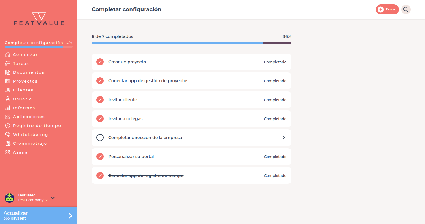 Página Completar configuración con 1 de 7 completados y puntos pendientes como Invitar cliente