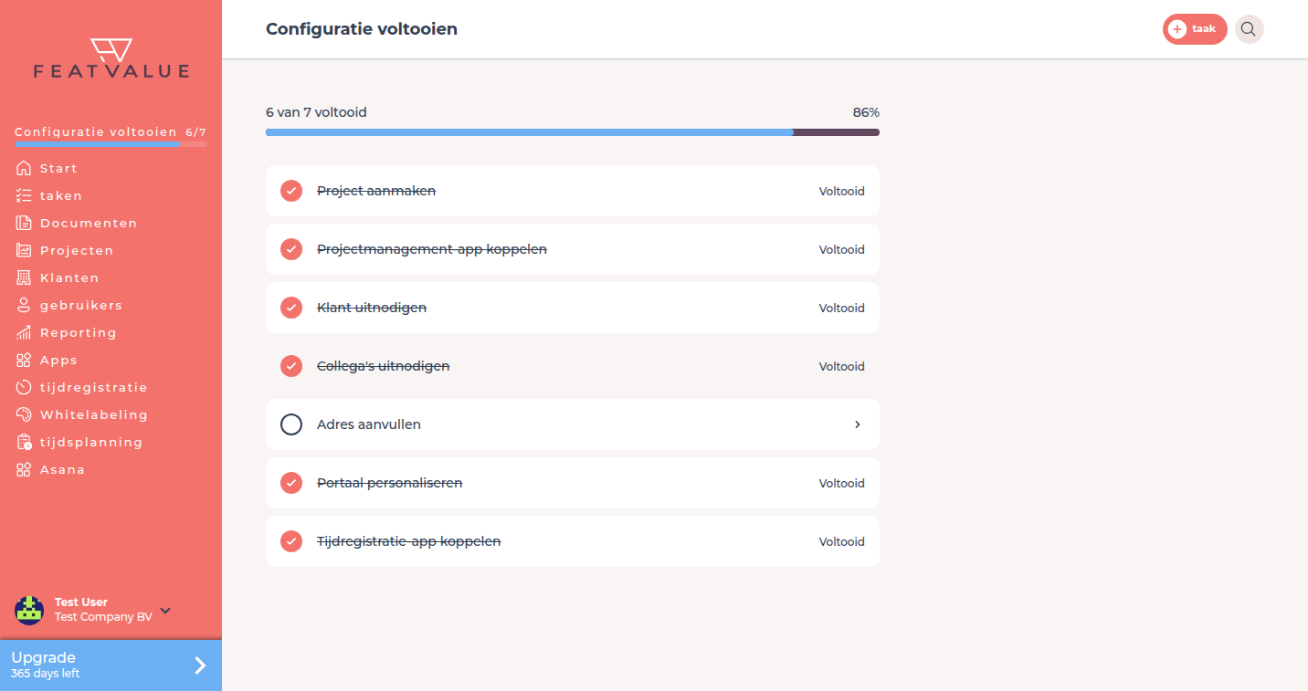 Pagina Configuratie voltooien met 1 van 7 voltooid en open punten zoals Klant uitnodigen