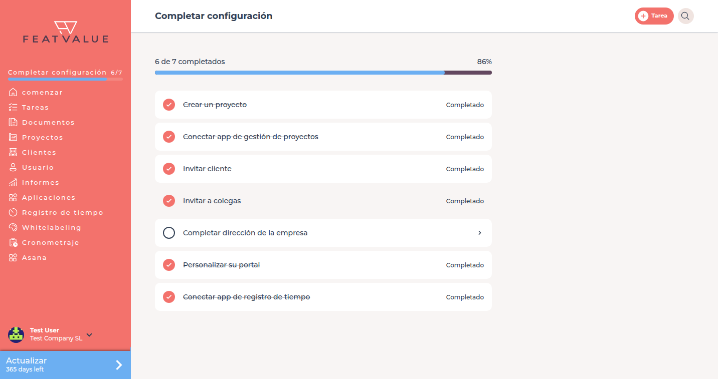 Página Completar la configuración con 1 de 7 hecho y puntos abiertos como Invitar clientes